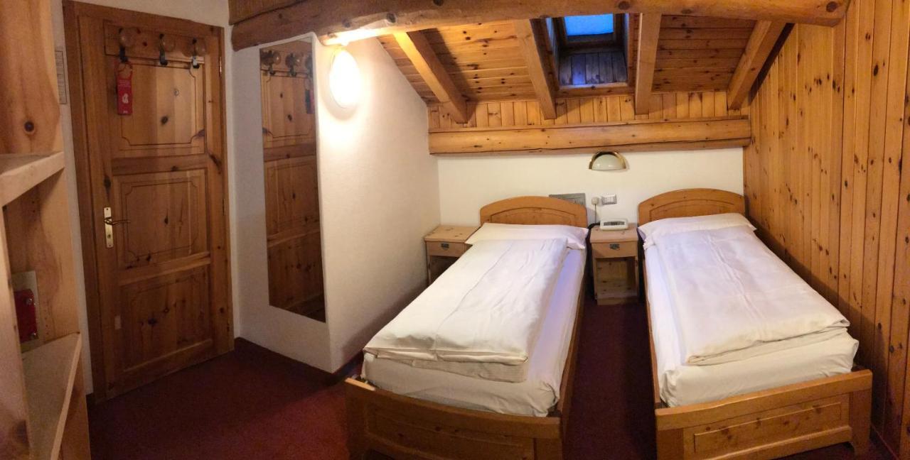 Garni La Casetta Hotel Livigno Kültér fotó